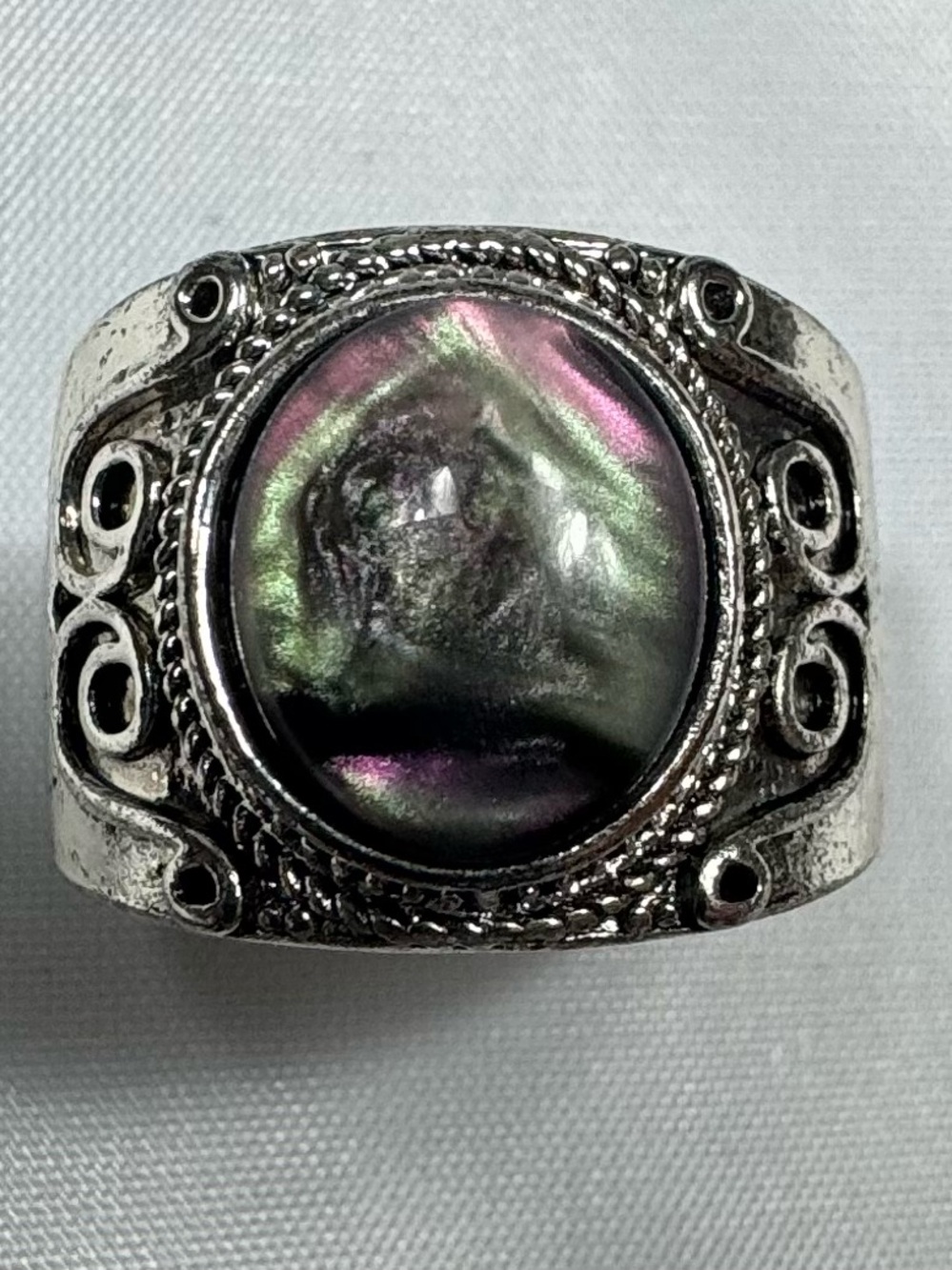 Natural vintage  Abalone Shell woman 
Statement Ring